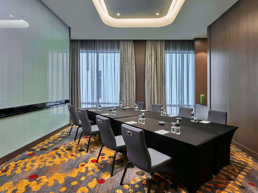 Pullman Kuala Lumpur City Centre Hotel and Residences 61/75