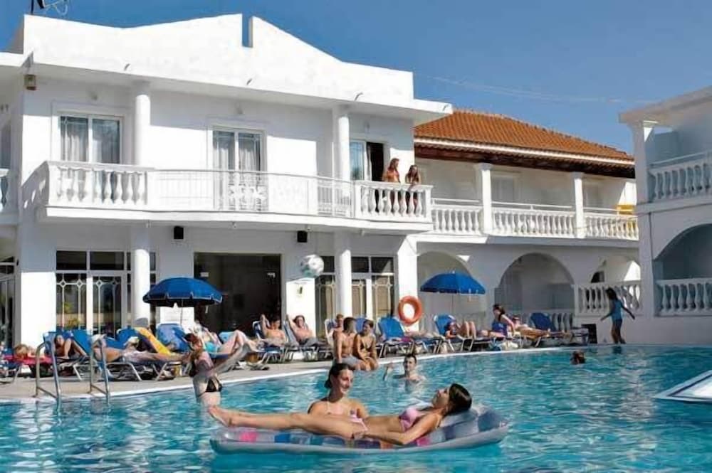 Hotel Mariana Laganas 23/34