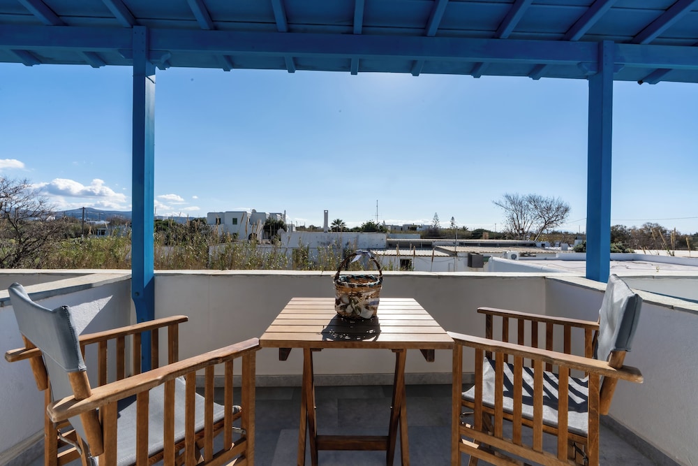 Aghia Anna Hotel 32/41
