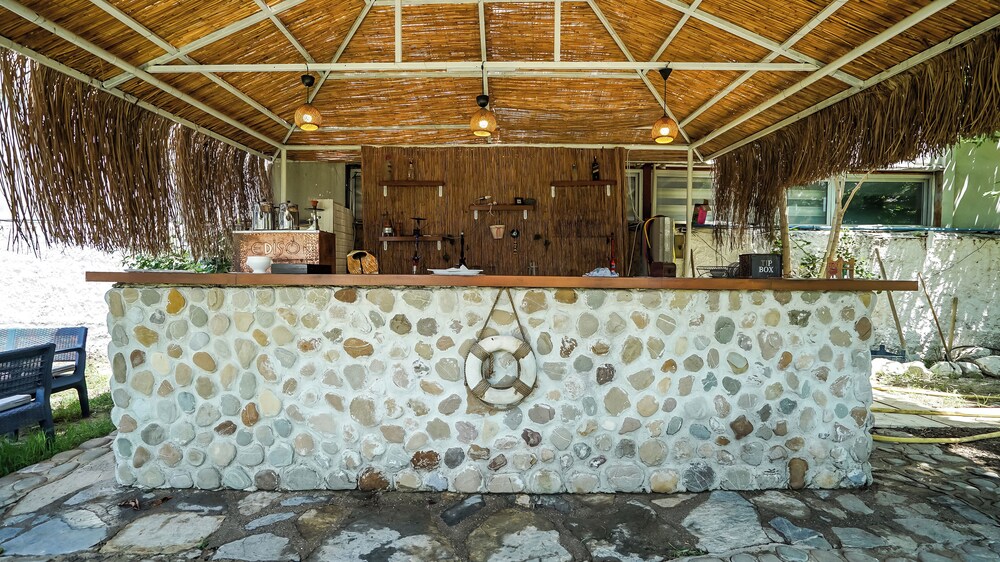 Nex Royal Beach Hotel 8/41