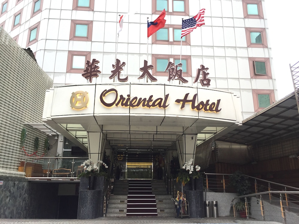 Oriental Hotel 1/50