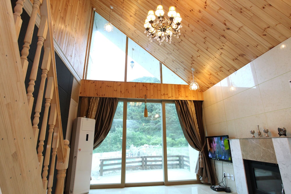 Yeongwol Moon In Cloud Pension 21/50