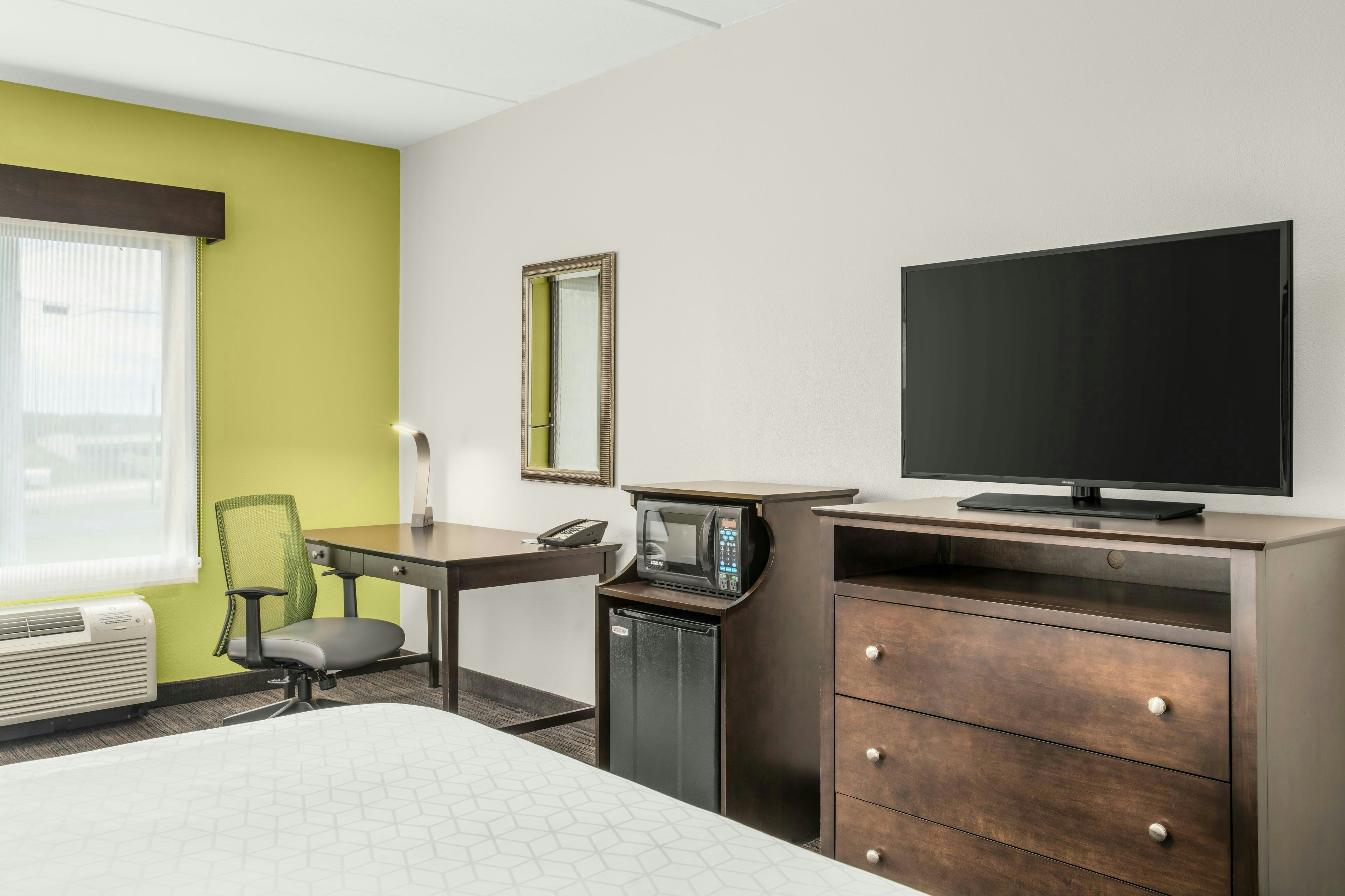 Holiday Inn Express Hotel And Suites Wilmington Newark 62/72