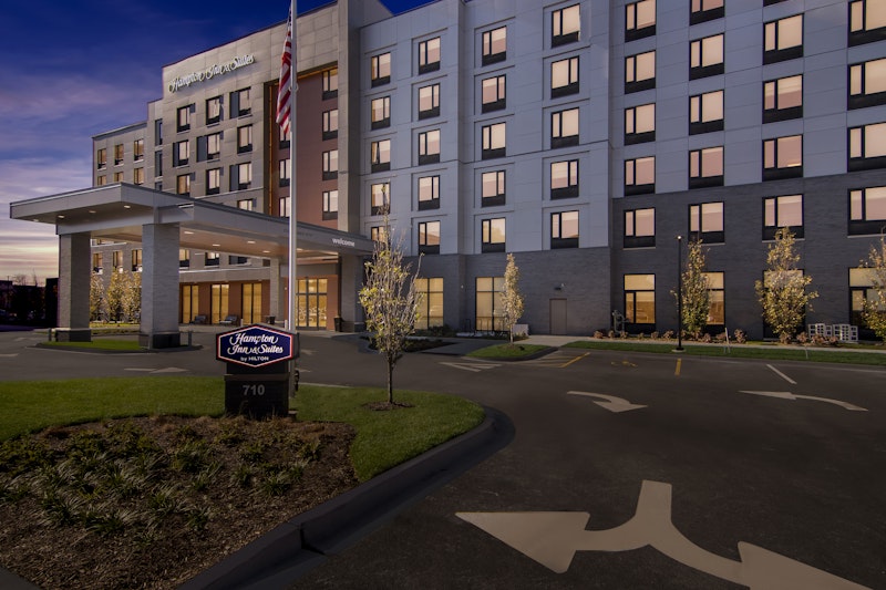 Hampton Inn & Suites Chicago Medical District UIC 32/34
