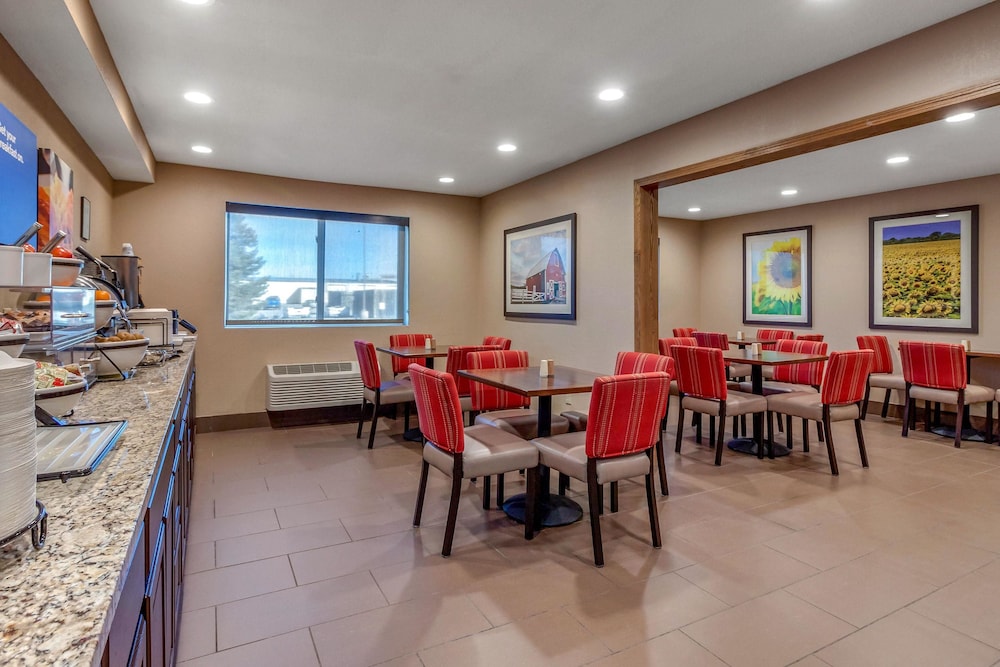 Comfort Inn and Suites Hays I-70 42/46