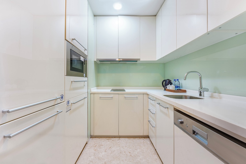 Side Apartment 43/50