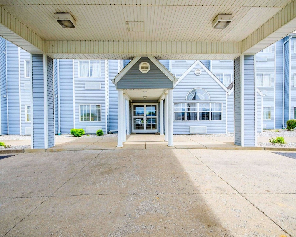 Econo Lodge Inn & Suites Evansville East 39/40