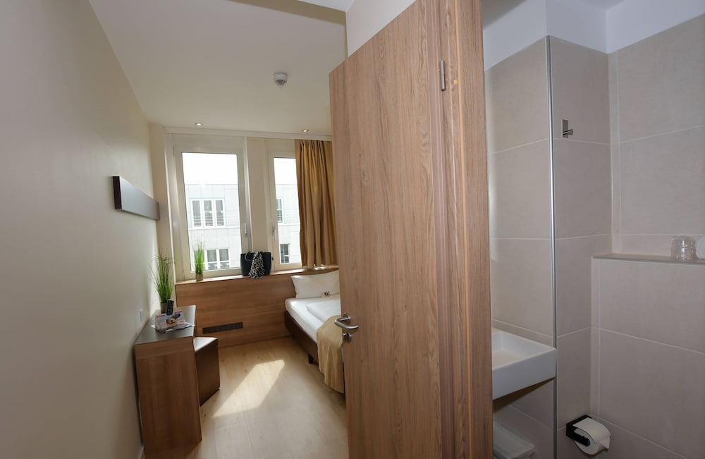 Motel Plus Berlin 43/48