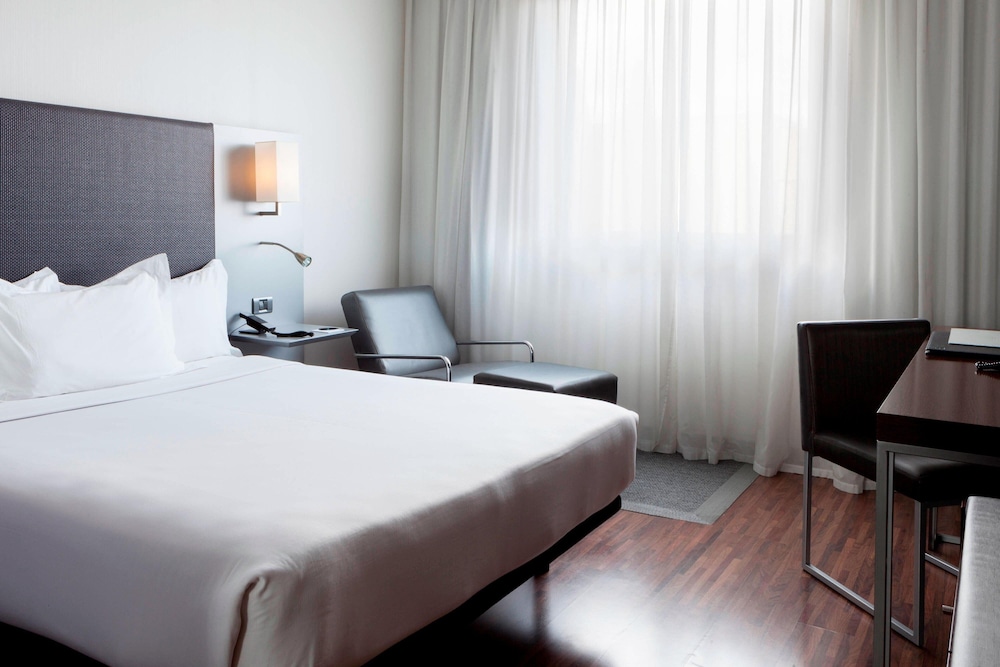 Room at AC Hotel by Marriott Madrid Airport, MADRID