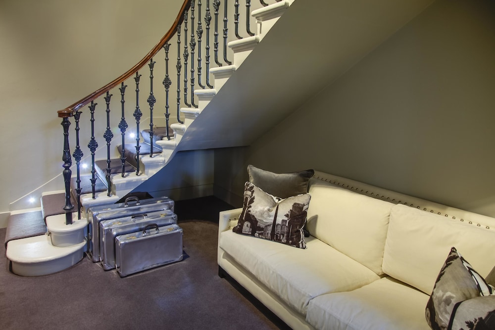 Clarendon Luxury Apartments 13/46