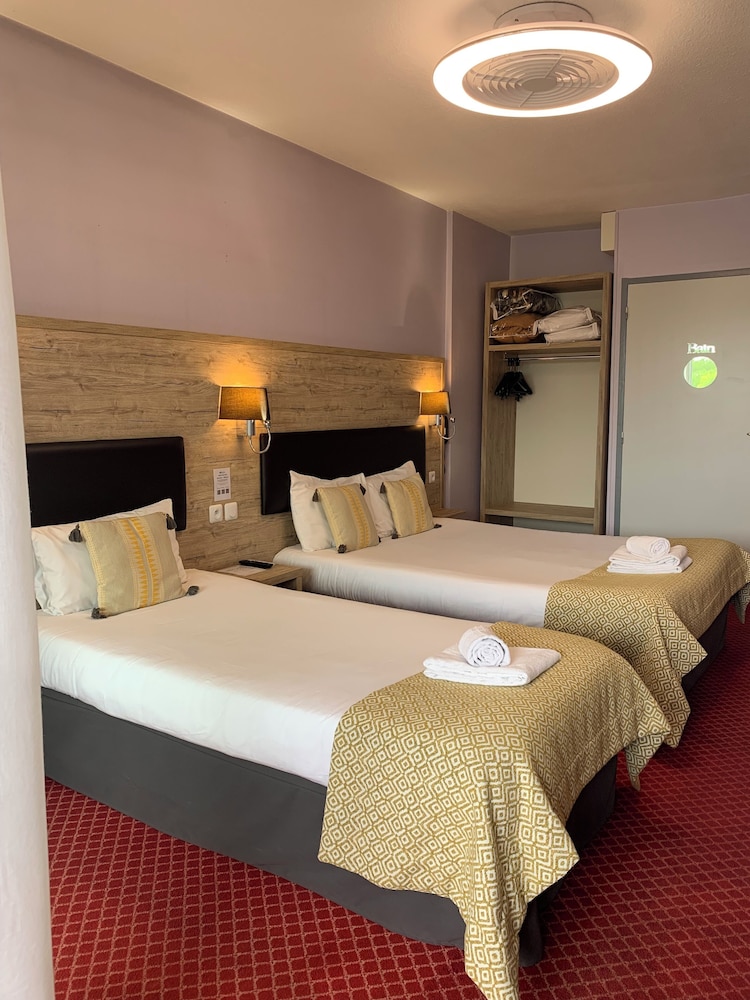 Brit Hotel Bleu Nuit 28/50
