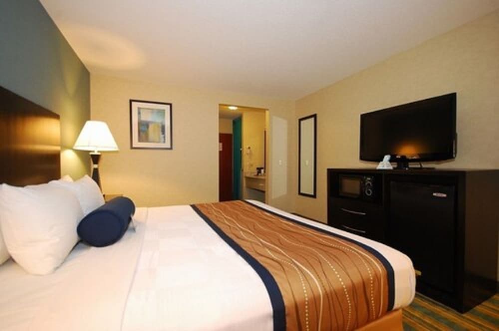 Best Western Plus Berkshire Hills Inn & Suites 10/41