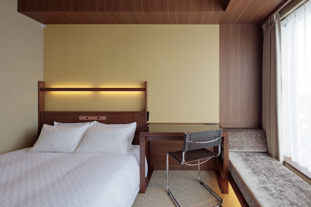 ROOM, SINGLE, DOUBLE BED, LOUNGE ACCESS, HIGH FLOOR