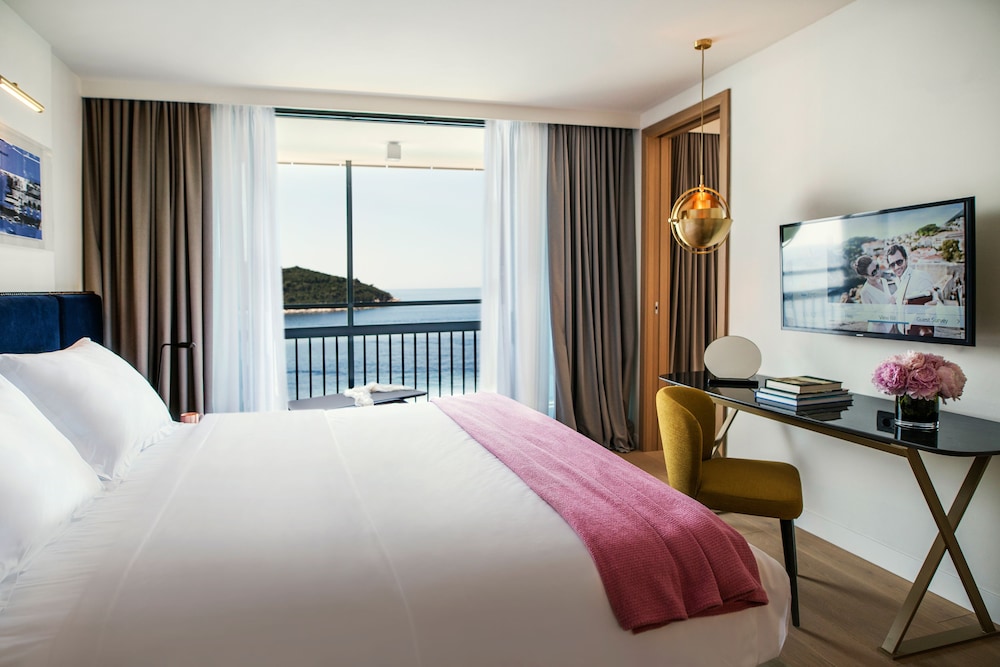 EXECUTIVE, SUITE, SEA VIEW, BALCONY