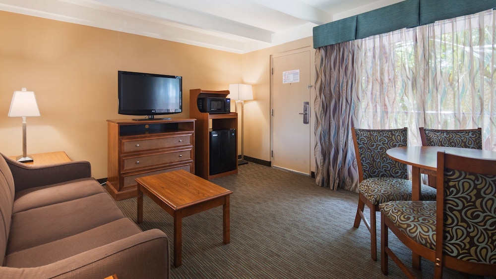 Best Western Charleston Inn 26/33