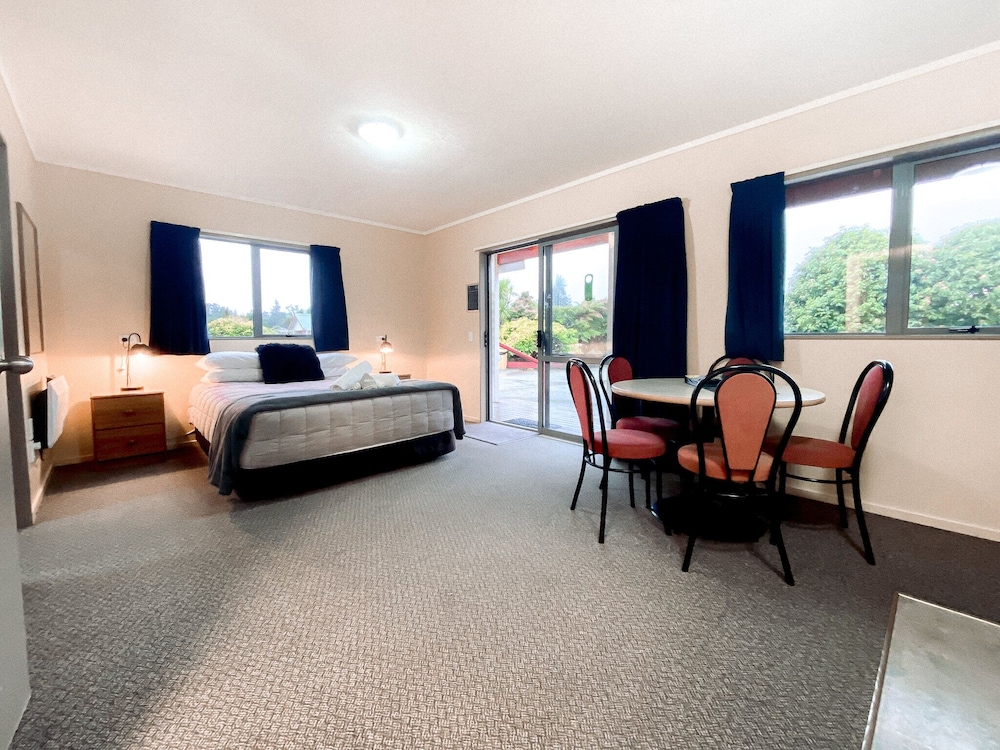 Franz Josef Top 10 Holiday Park 56/75