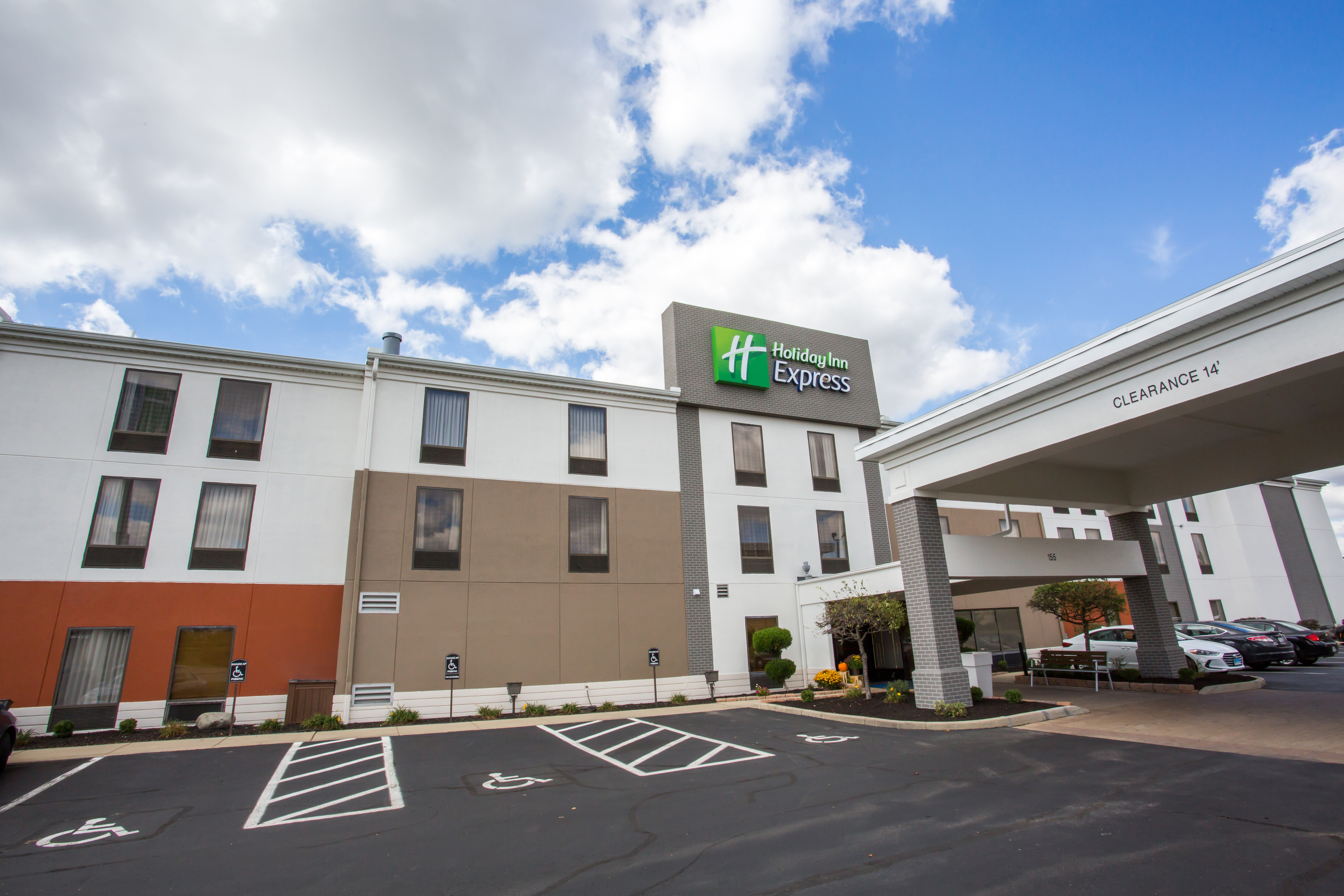 HOLIDAY INN EXPRESS WILMINGTON 45/48