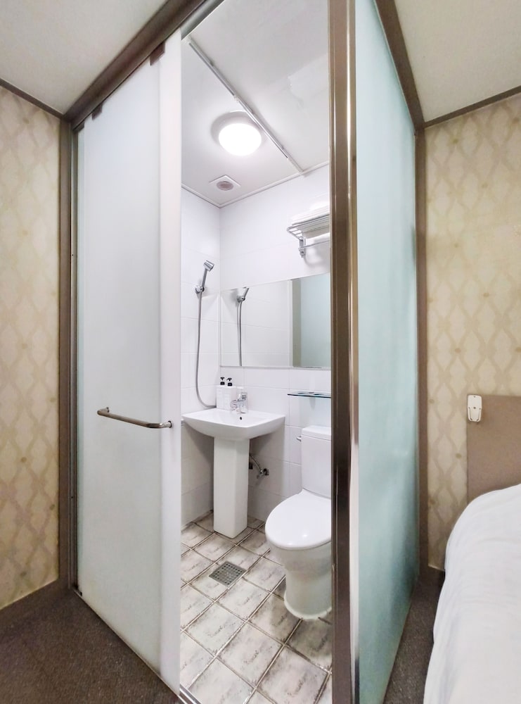 OYO Hostel Myeongdong 2 21/75