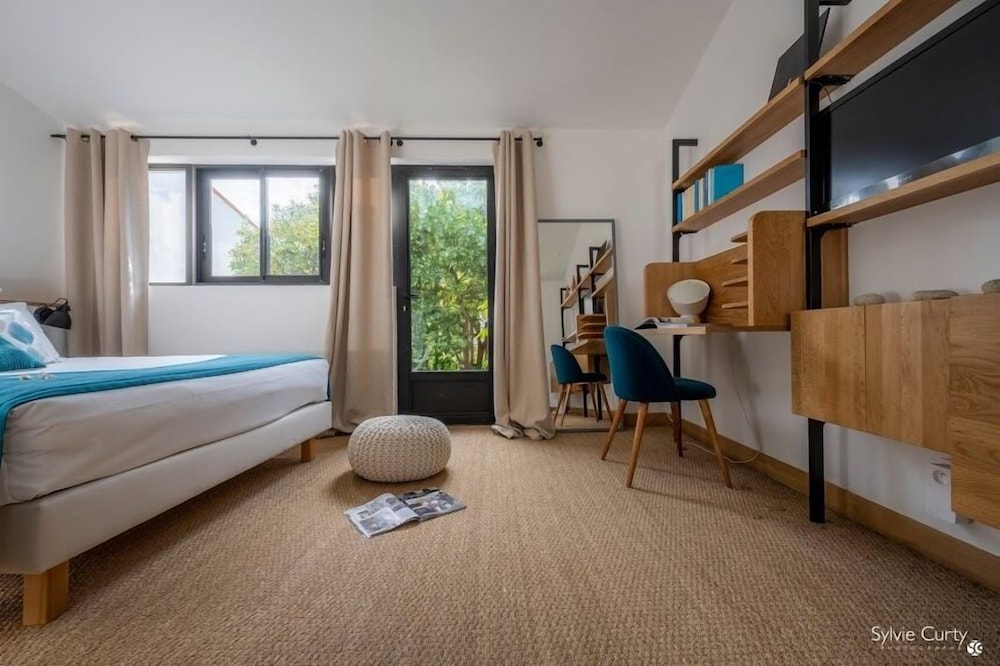 Accostage Hotel 45/63