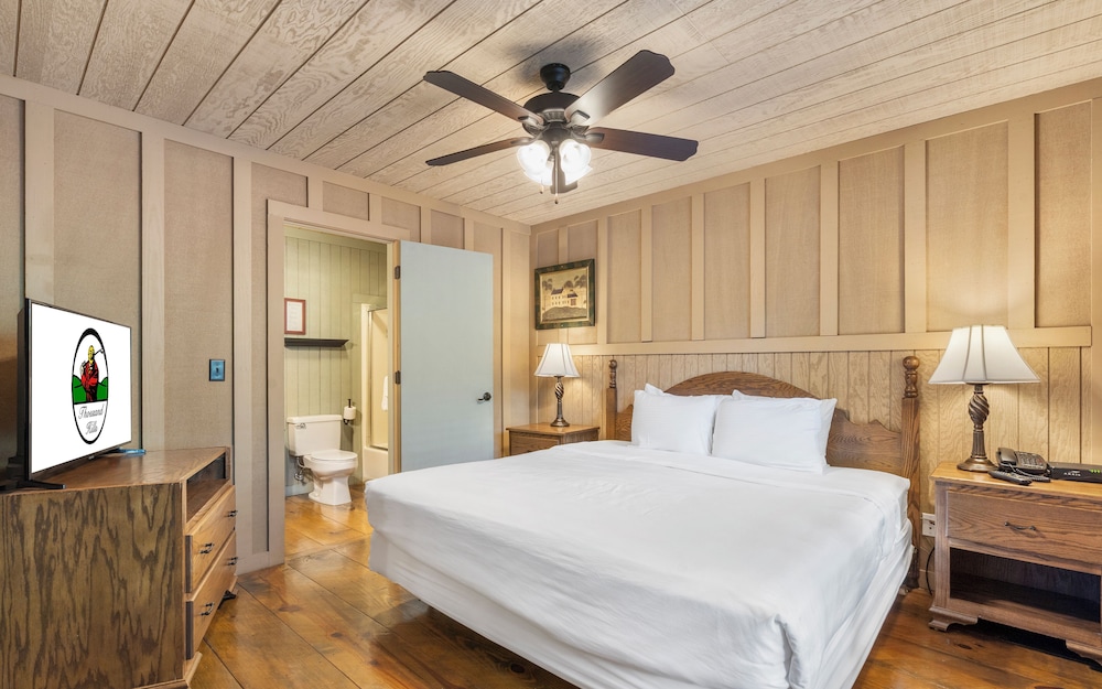 2 BEDROOMS, CABIN, 2 BATHROOMS