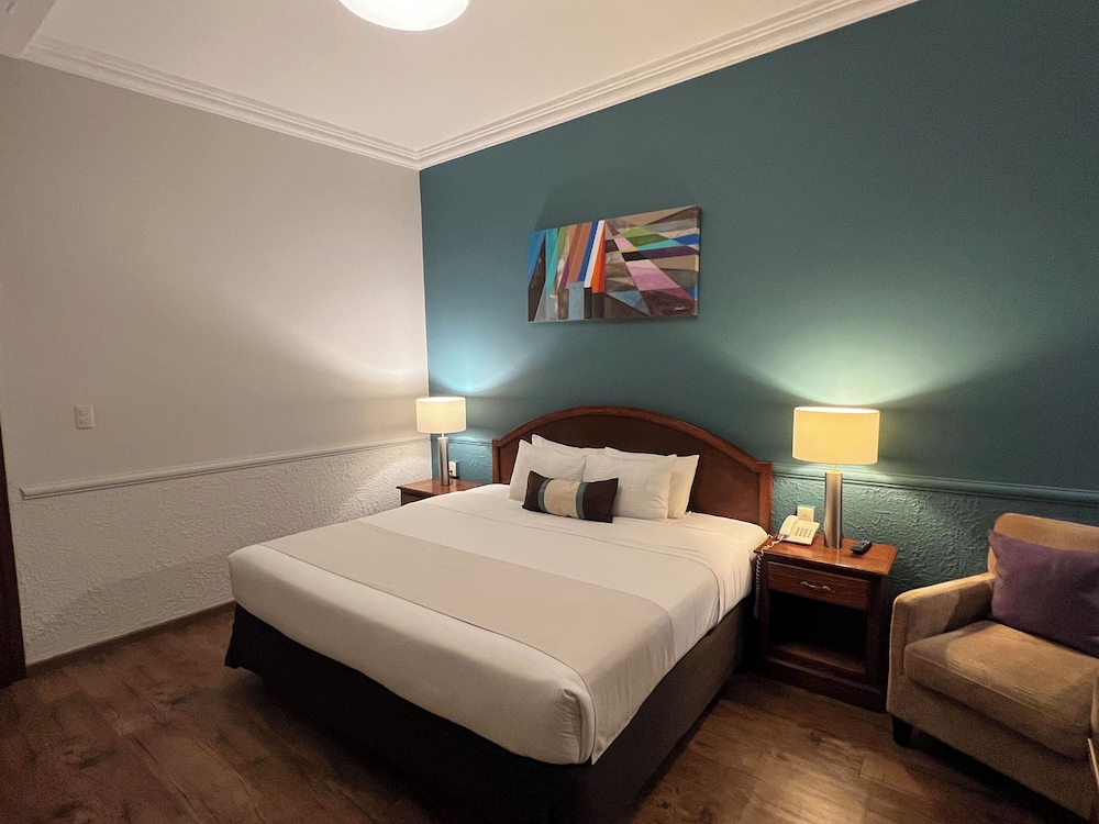 STANDARD, KING BED