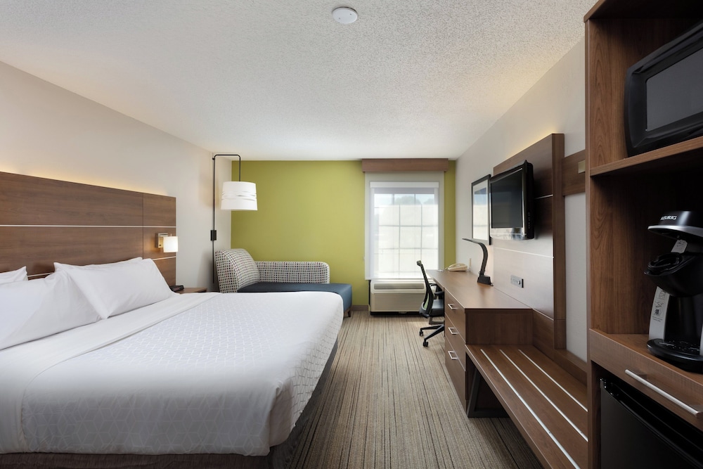 Holiday Inn Express Hotel & Suites Milton East I-10 24/73