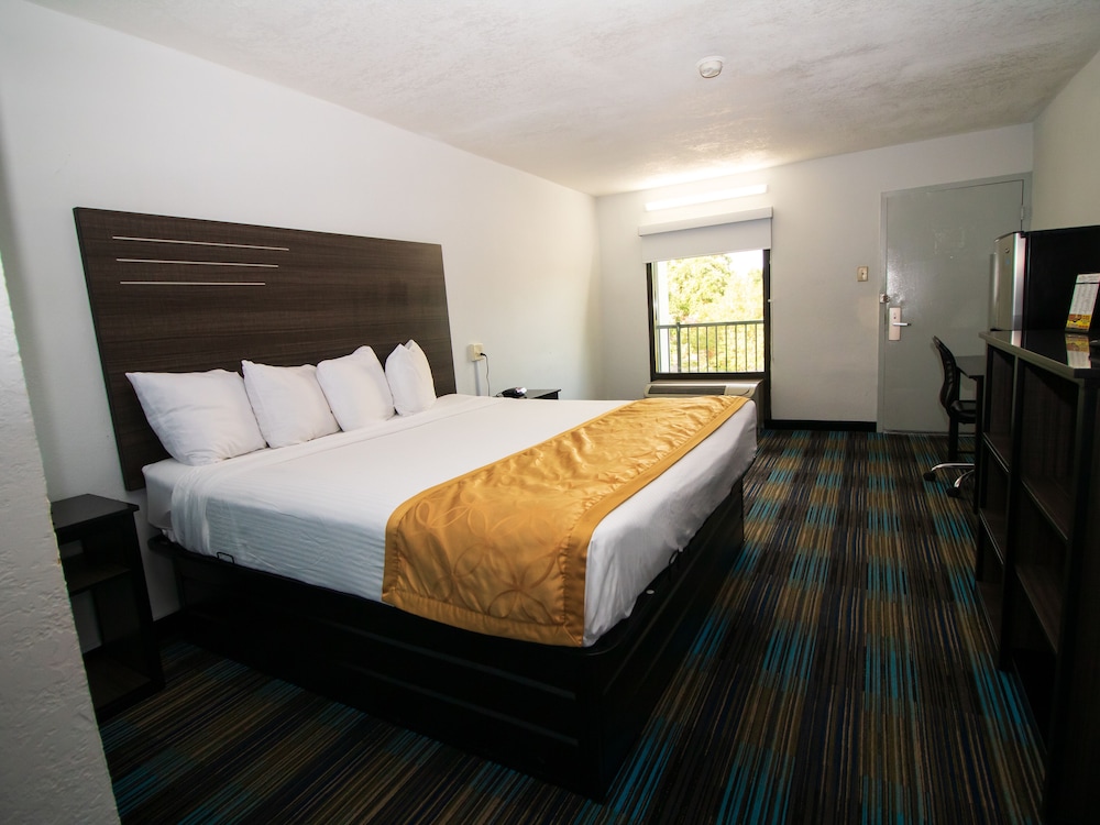 Sweet Dream Inn - University Park 15/33