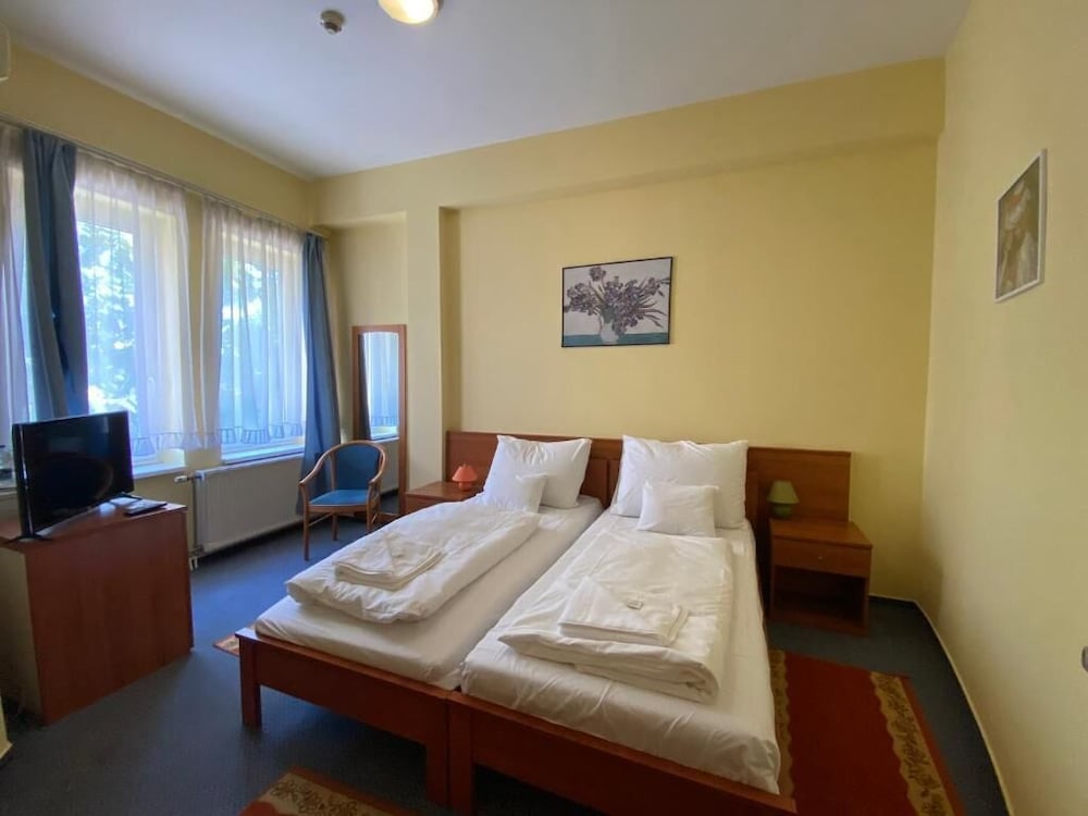 Tisza Alfa Hotel 10/48