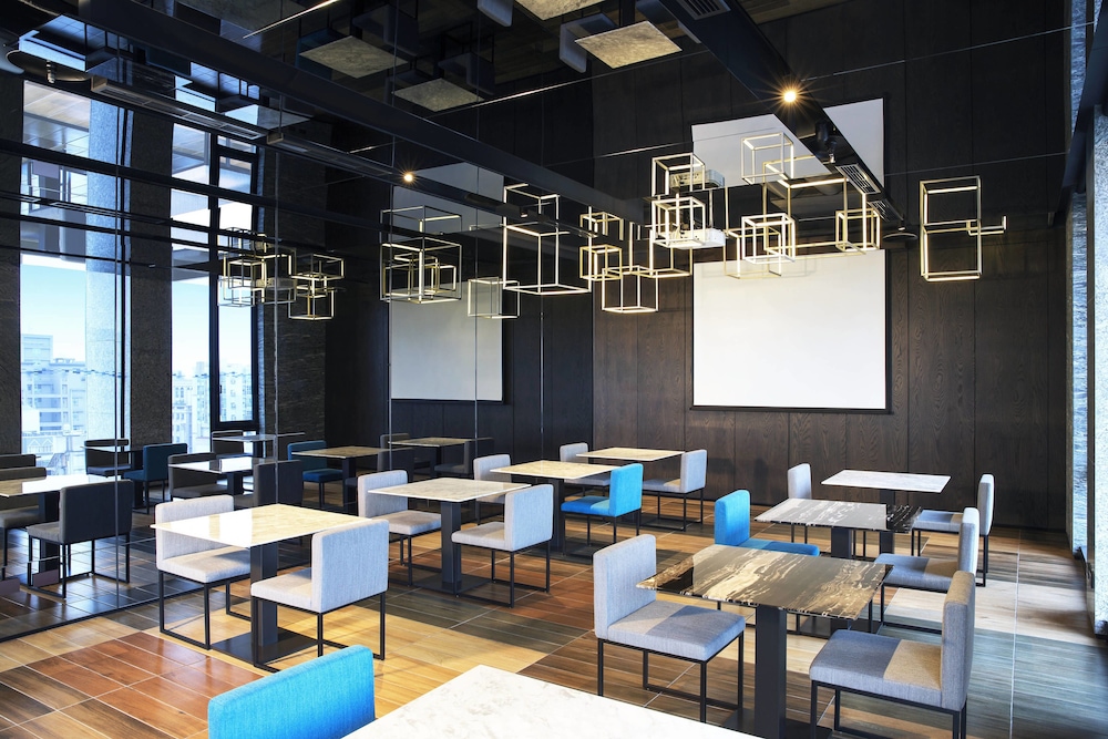 Aloft Taipei Zhongshan Hotel 33/36