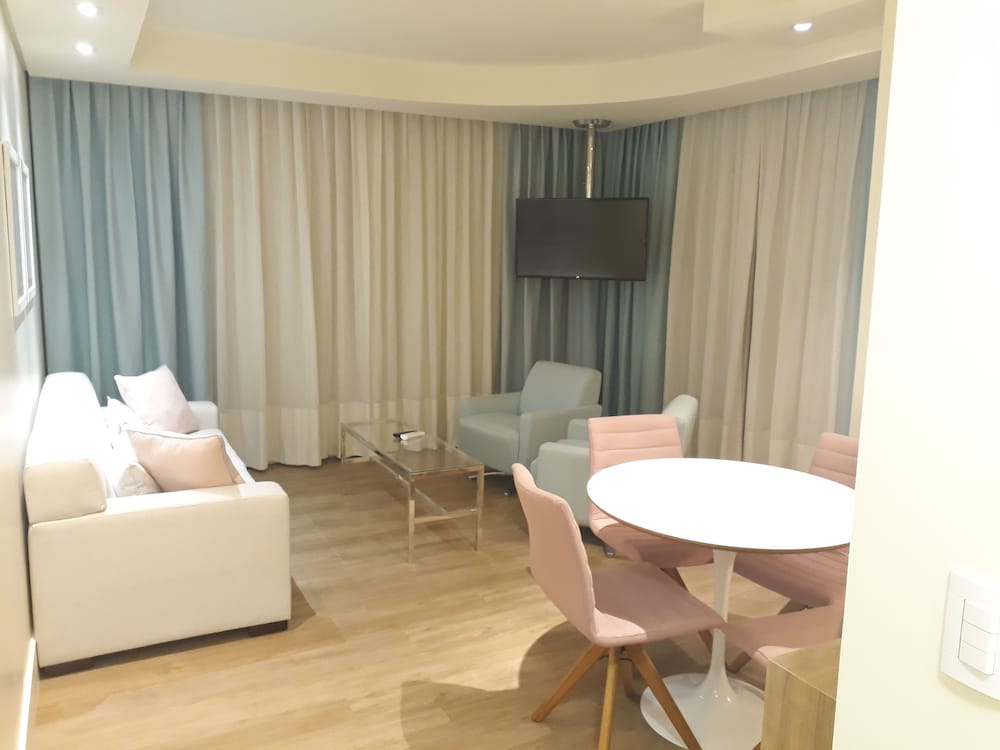 Kayros Business Hotel 52/54