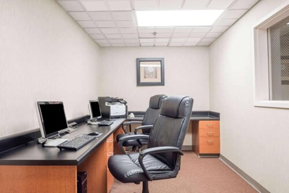 Home2 Suites by Hilton St. Charles St.Louis 32/38