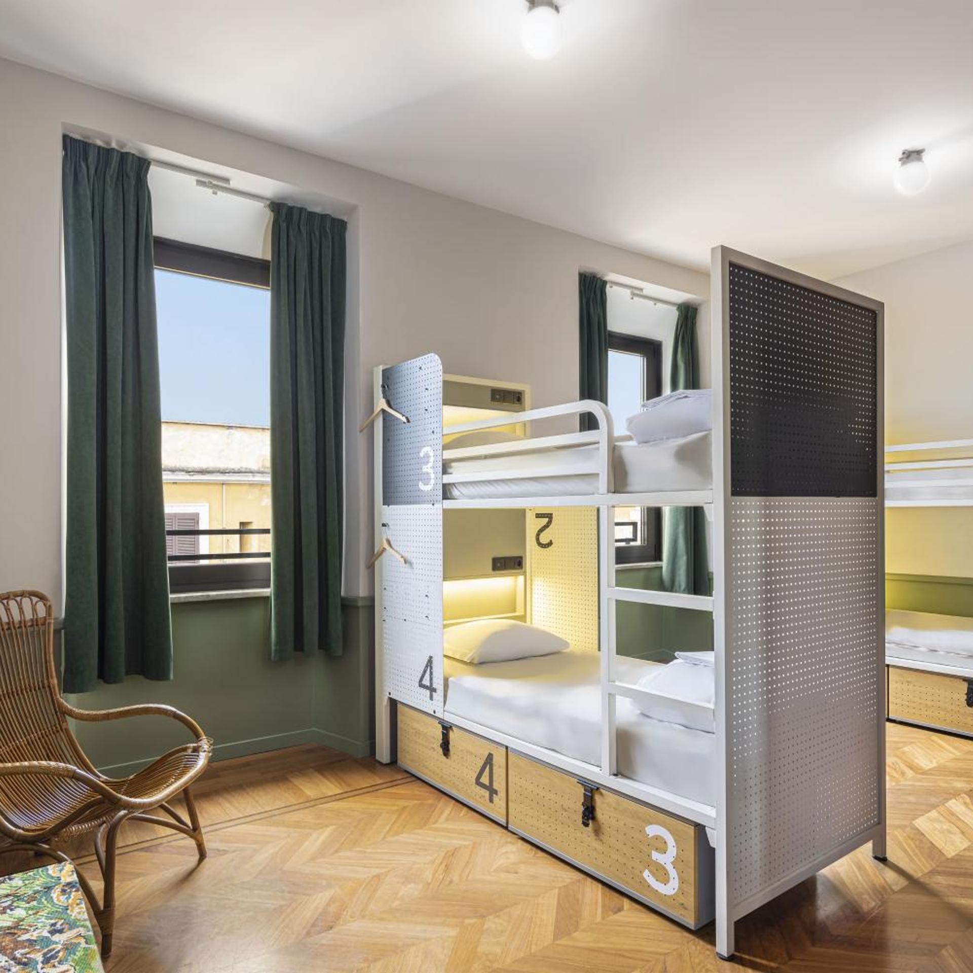 سكن مشترك بأربعة أسرّة للنساء، Generator Hostel Rome 7/10