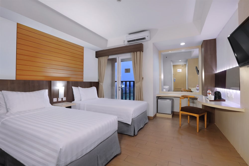 Vega Hotel Gading Serpong 16/65