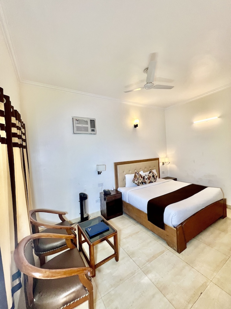 Aamod Resort