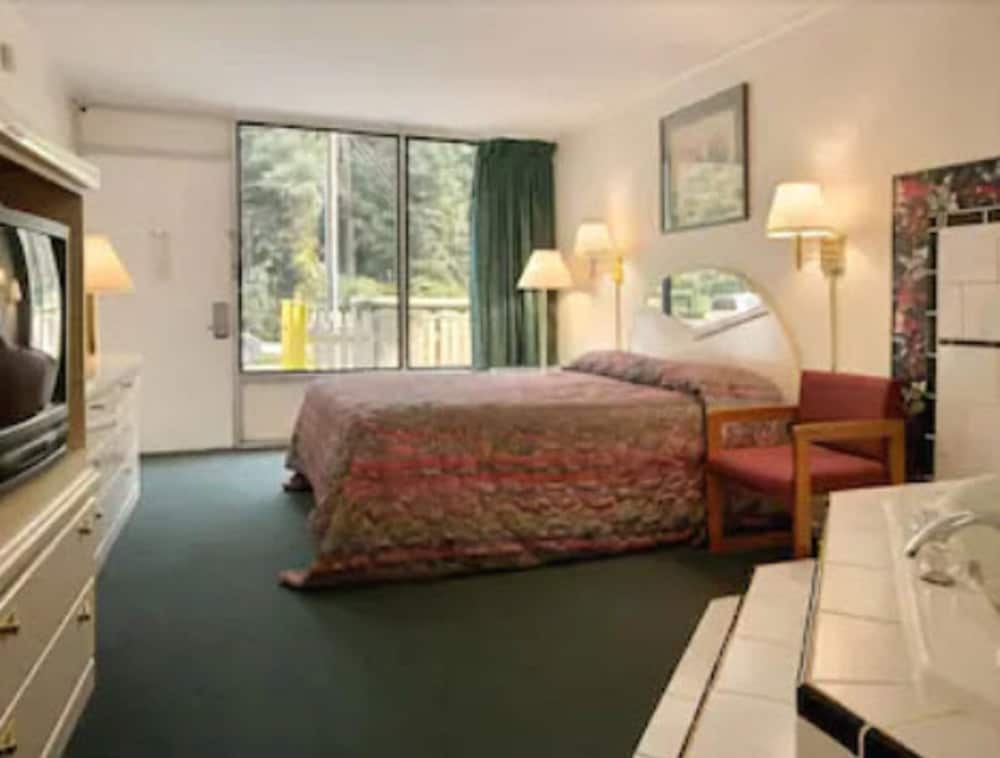 Super 8 By Wyndham Carlisle North 14/21