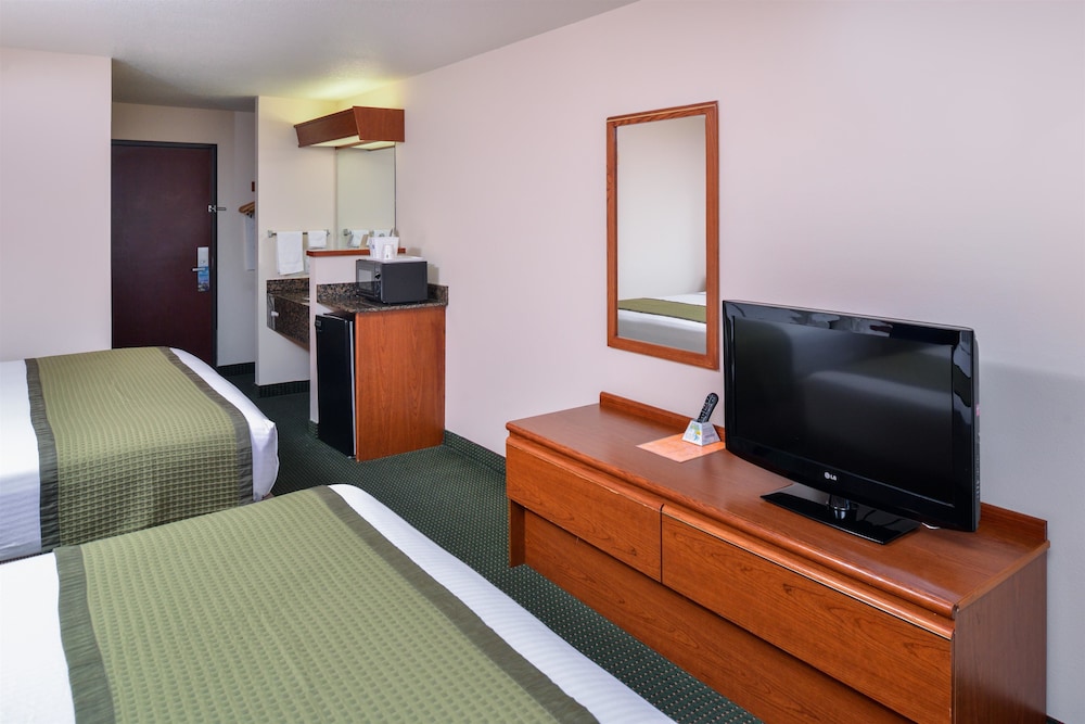 Travelodge Suites By Wyndham Newberg 24/60