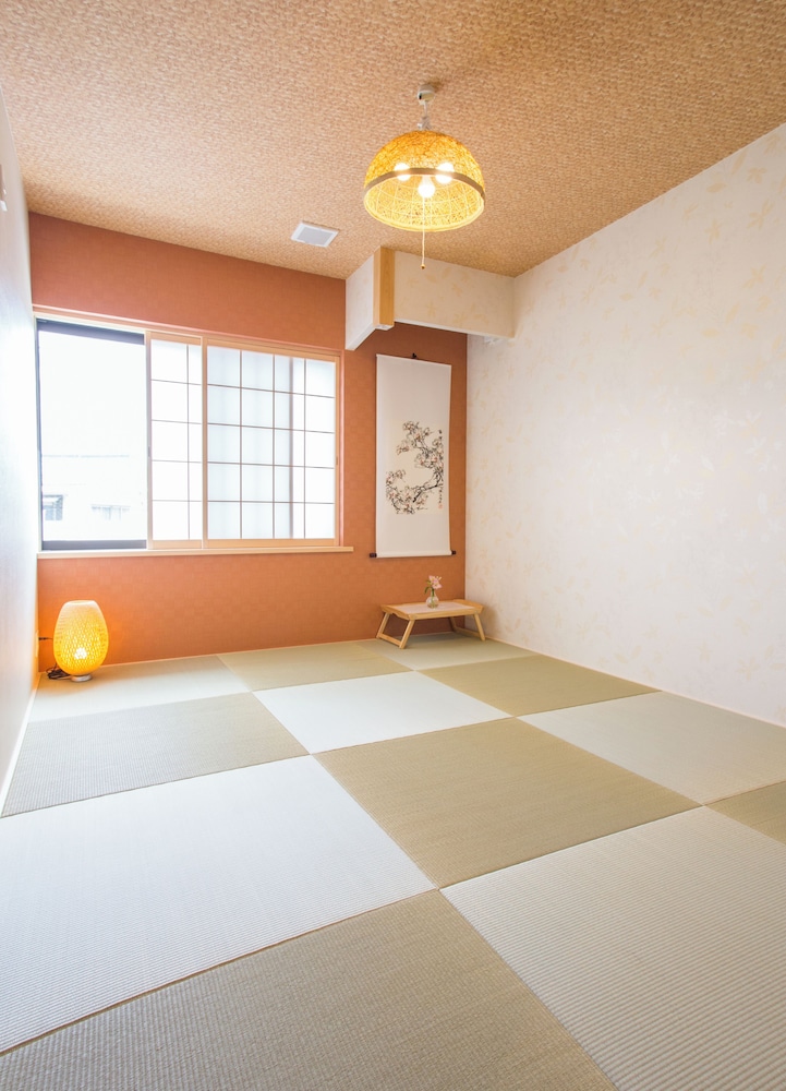 Mulan Hostel 8/62