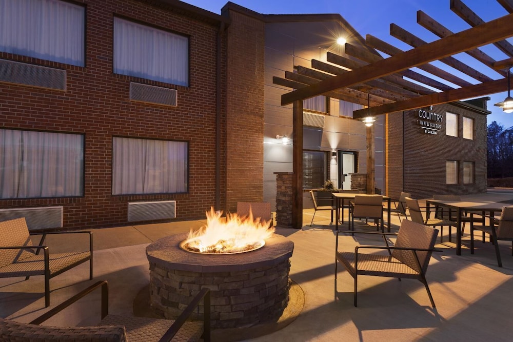 Country Inn and Suites by Radisson, Dahlgren-King George, VA 41/53