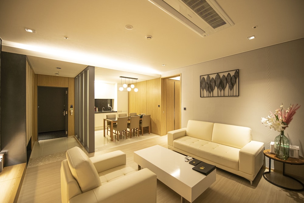 J-one Hotel and Resort 26/41