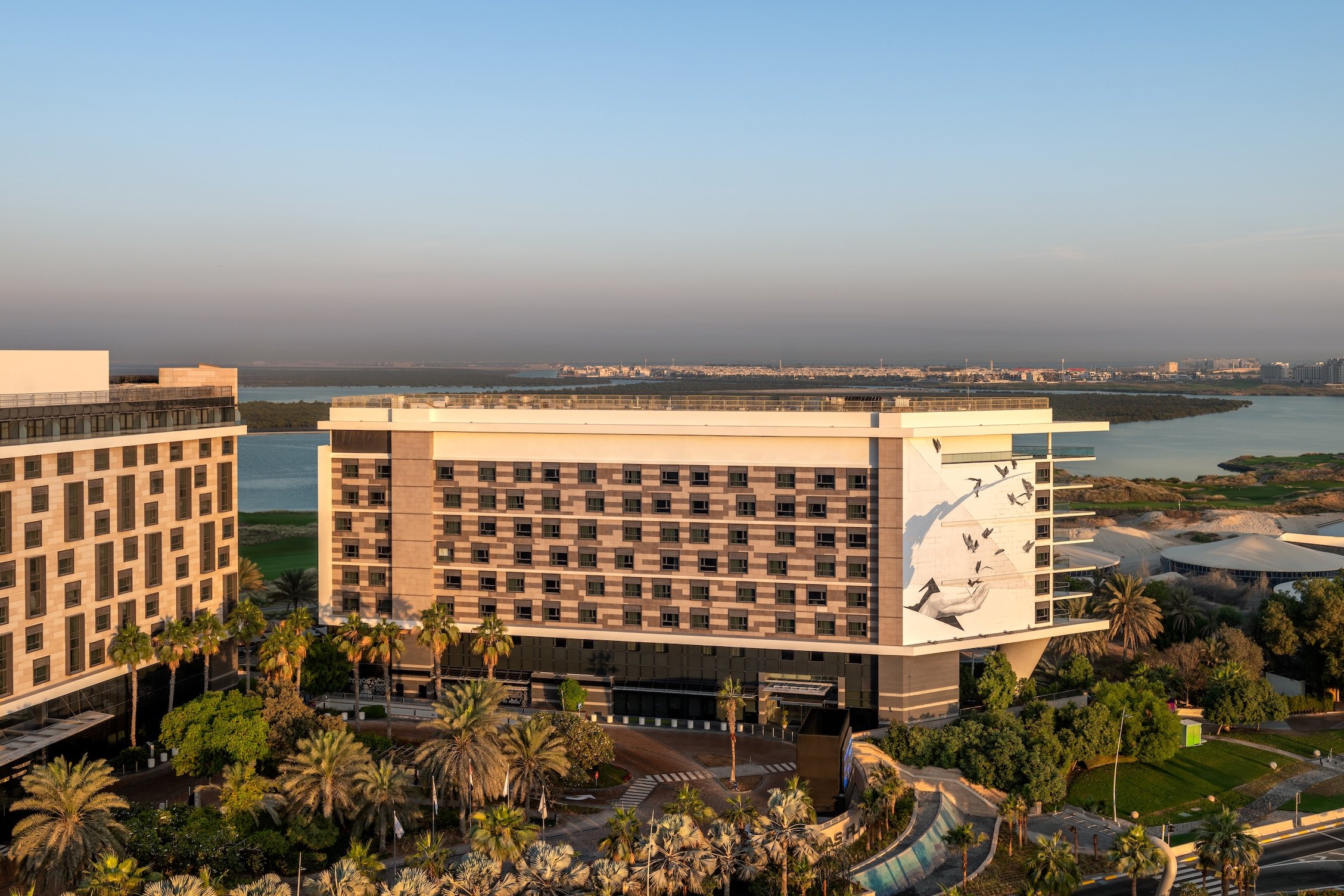 Yas Plaza Bay by IHG 7/114