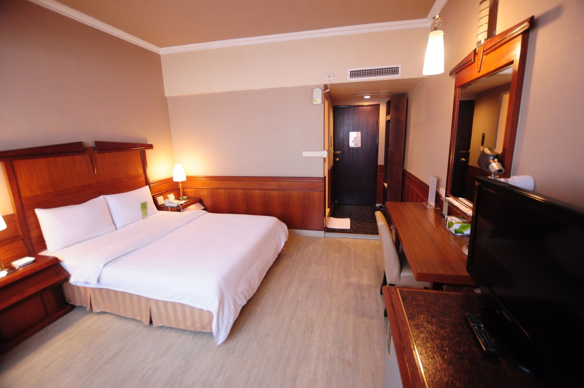 BUSINESS, DOUBLE BED