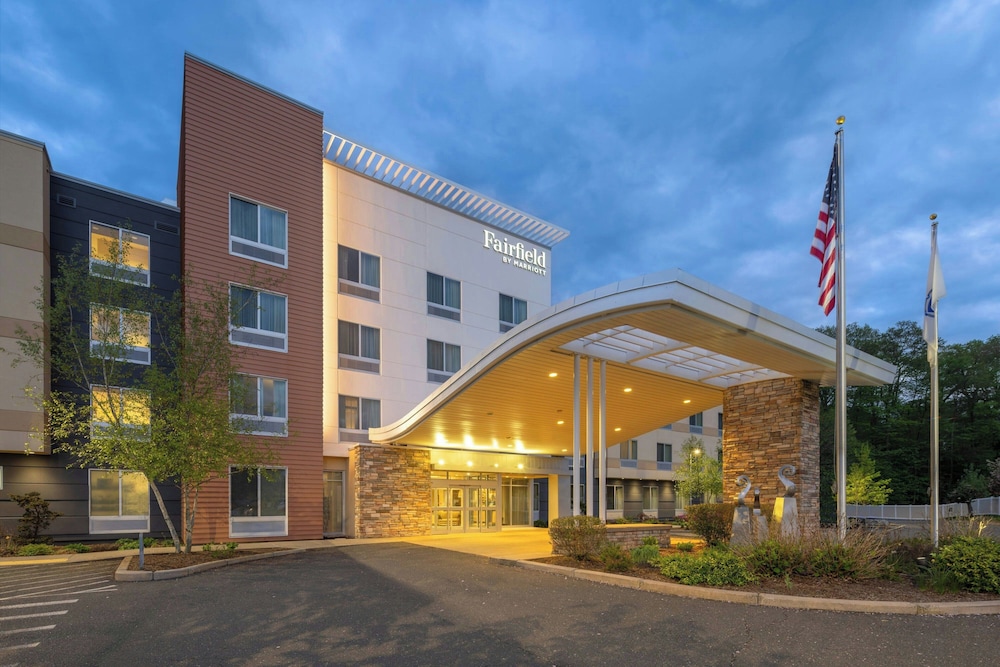 Fairfield Inn Suites Springfield Northampton Amherst 49/52