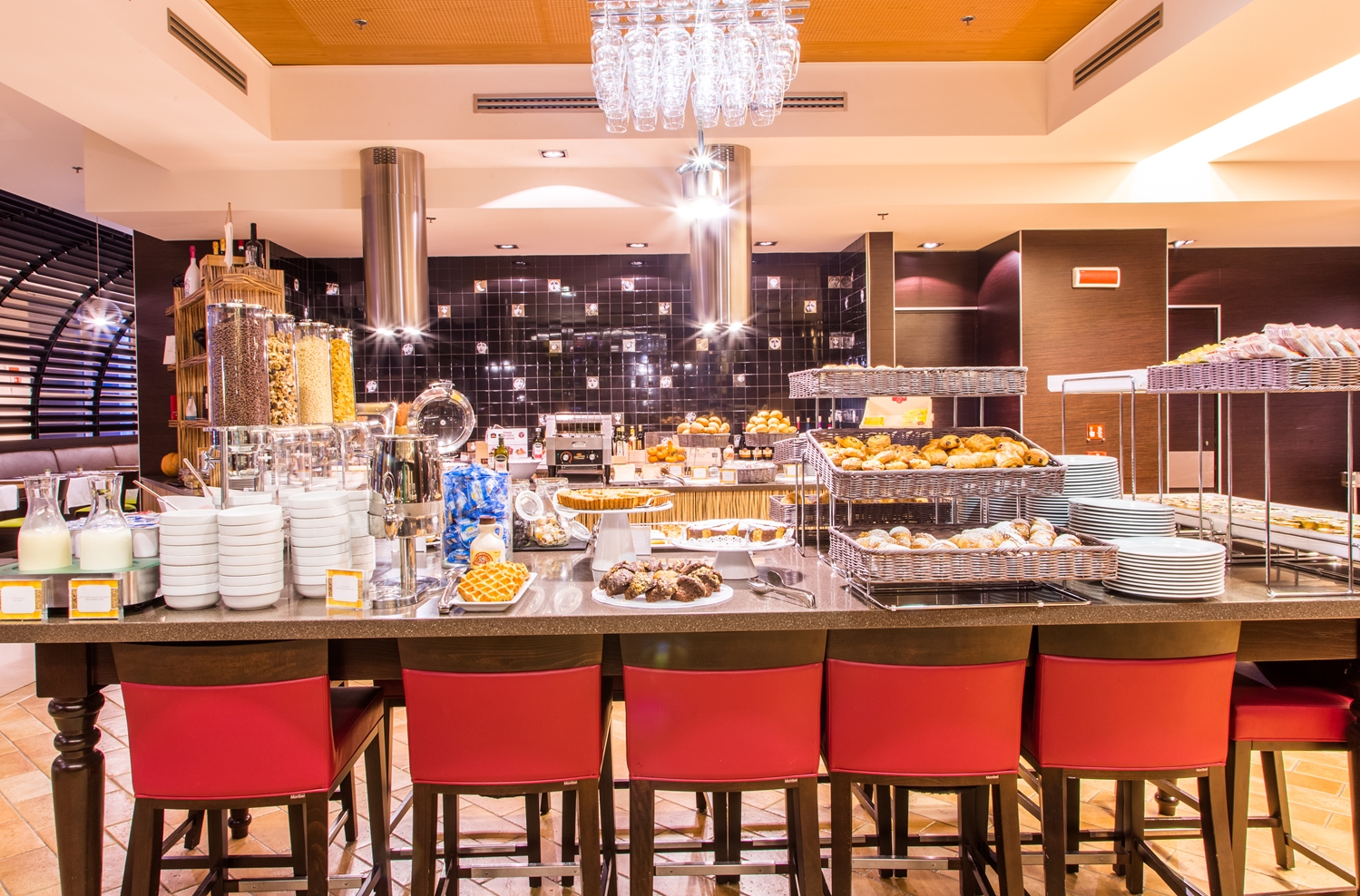 restaurant cafeteria