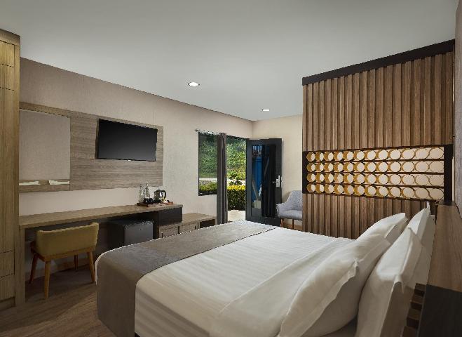 Garden, King Bed
