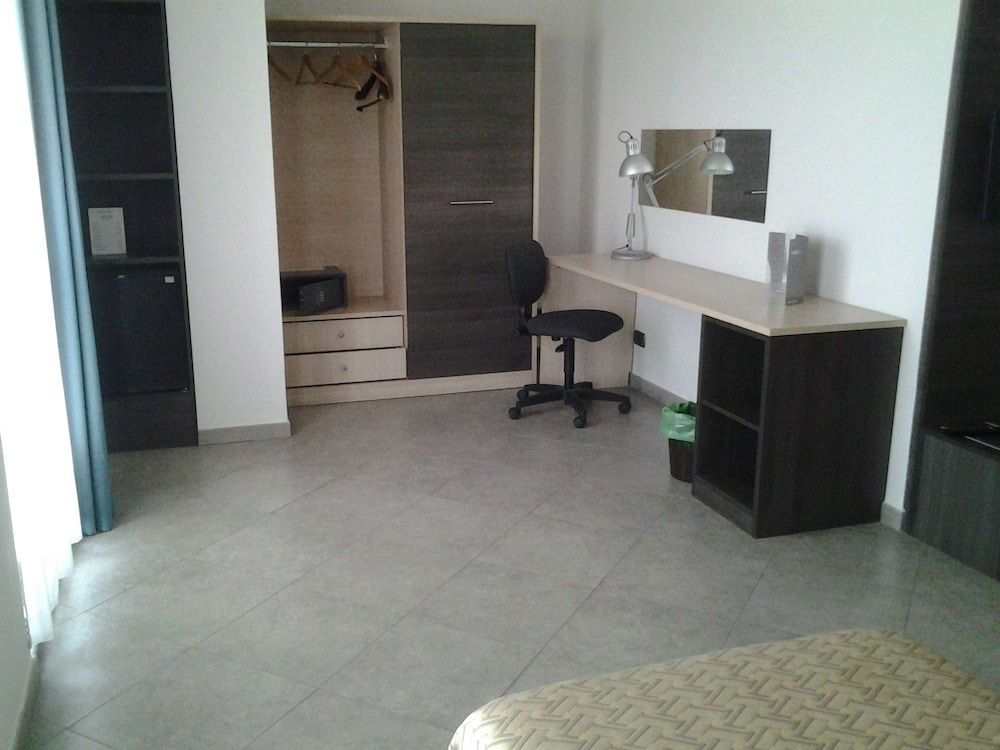 Hotel Lux Modena 45/65