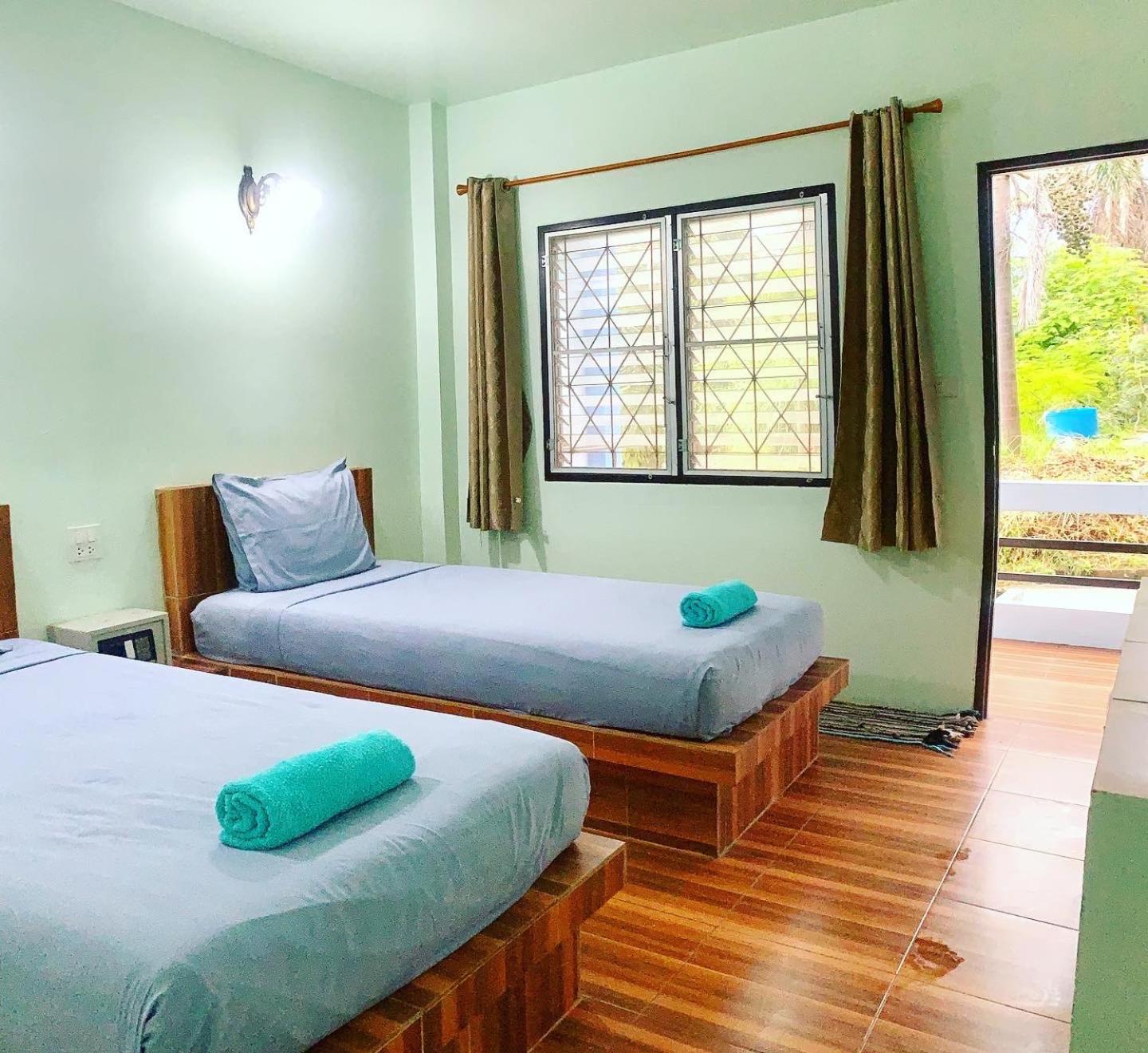 Standard, Twin Beds, with Fan