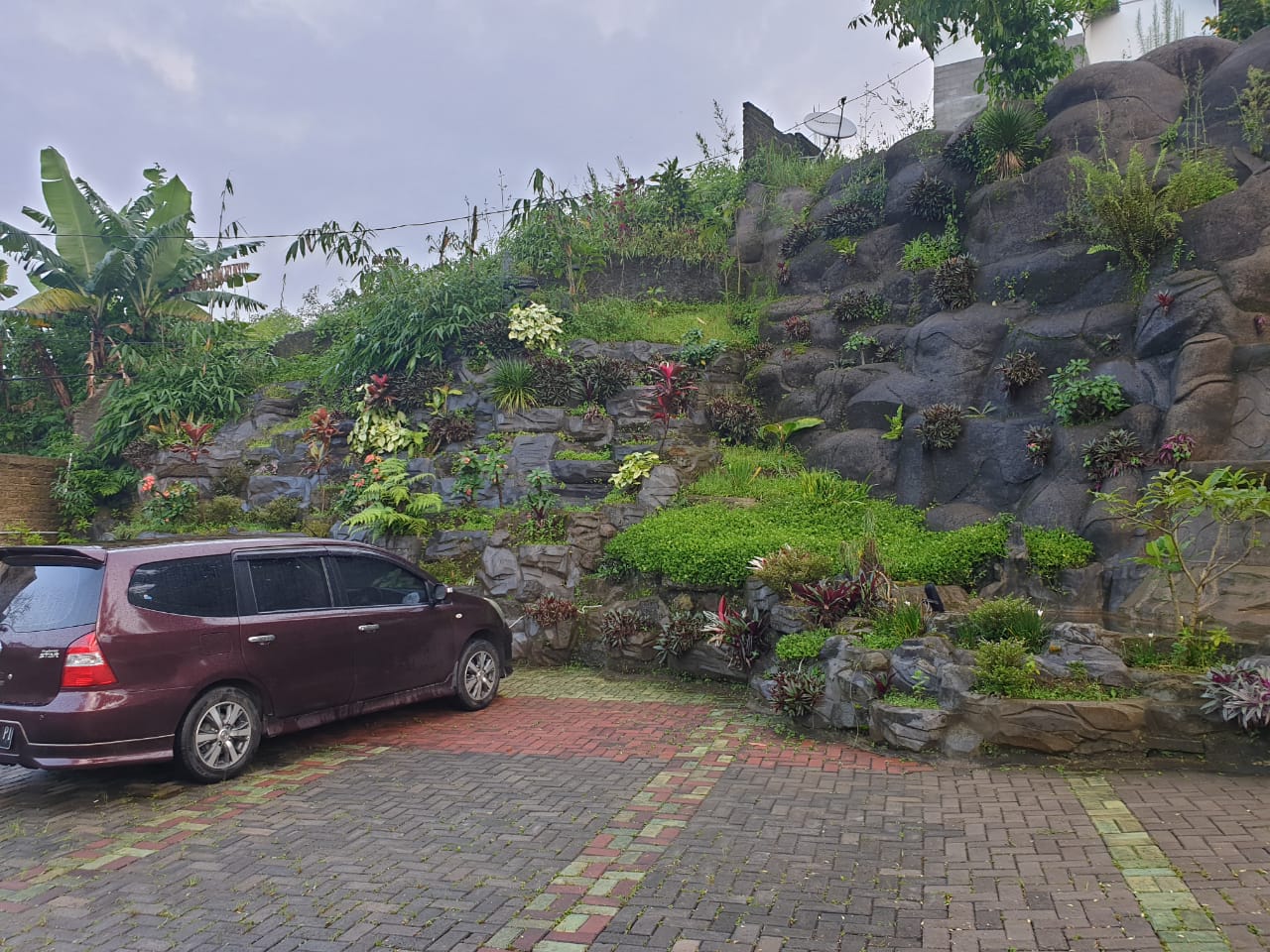 OYO 3040 D pineapple Villa 24/32