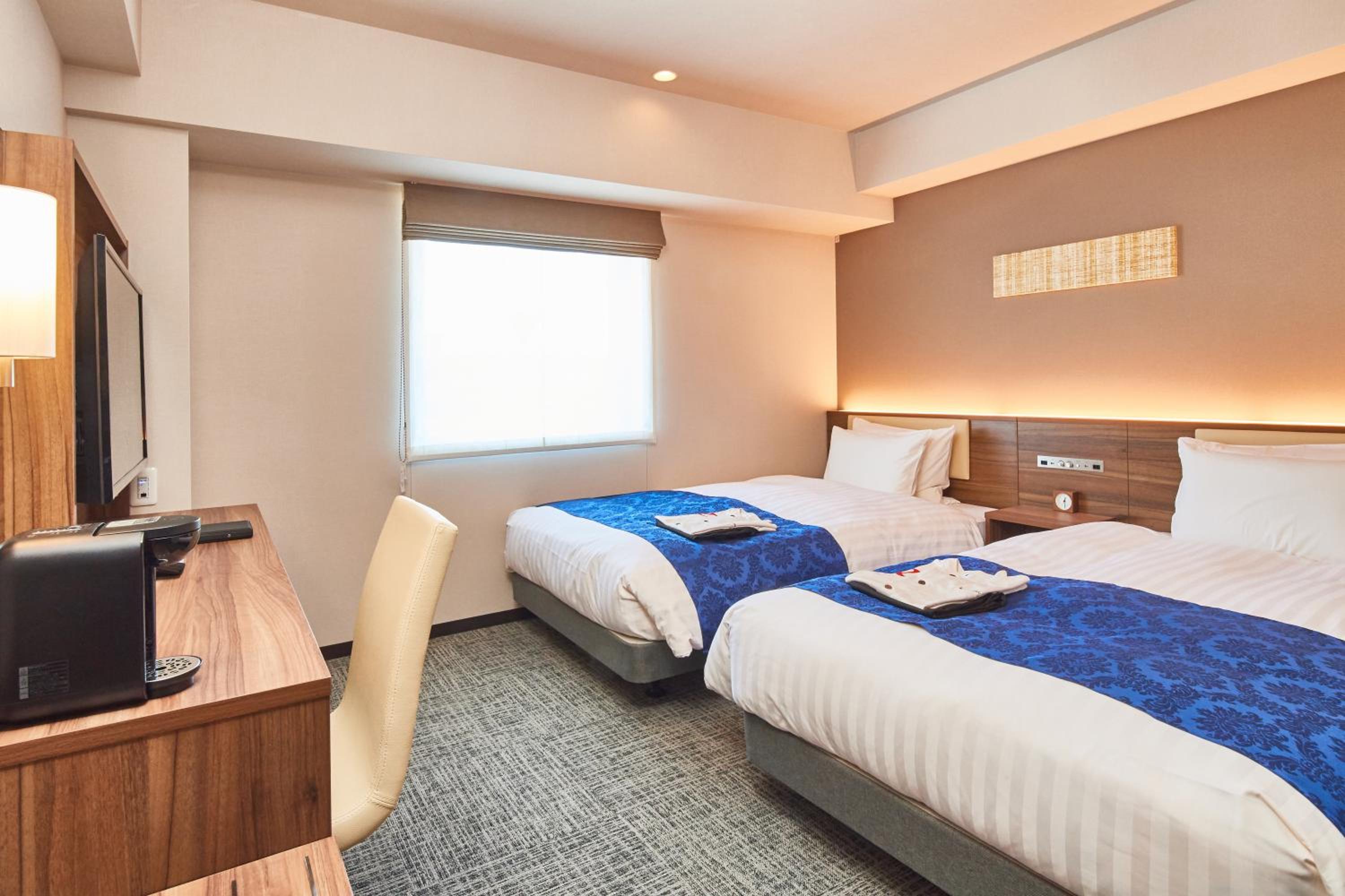 Semi Room, 2 Semi Double Beds
