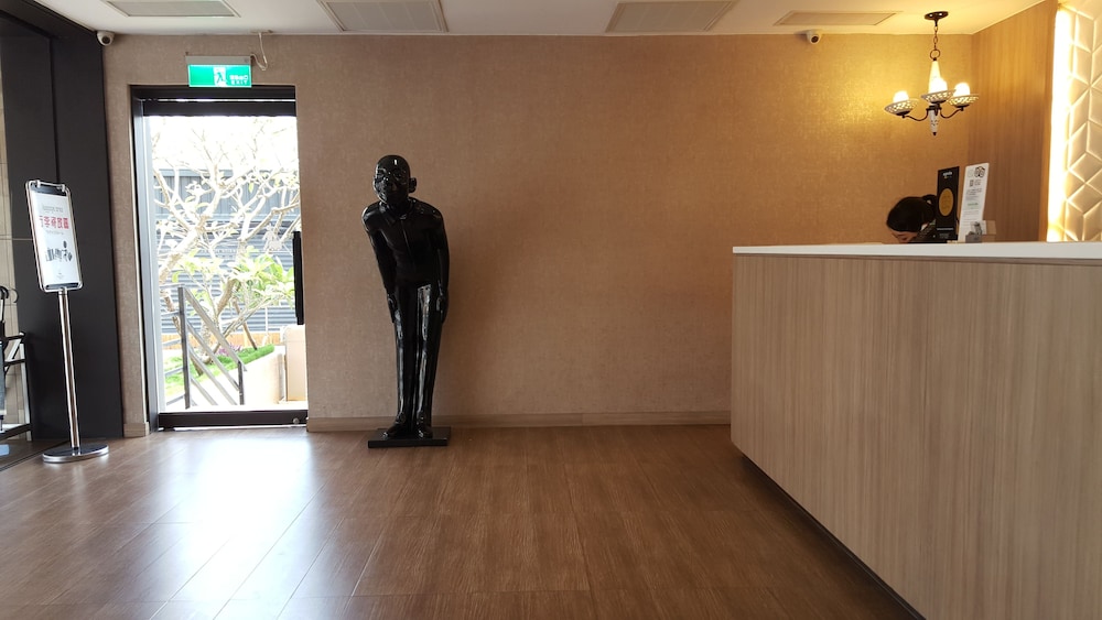 The Riverside Hotel Hengchun 18/60
