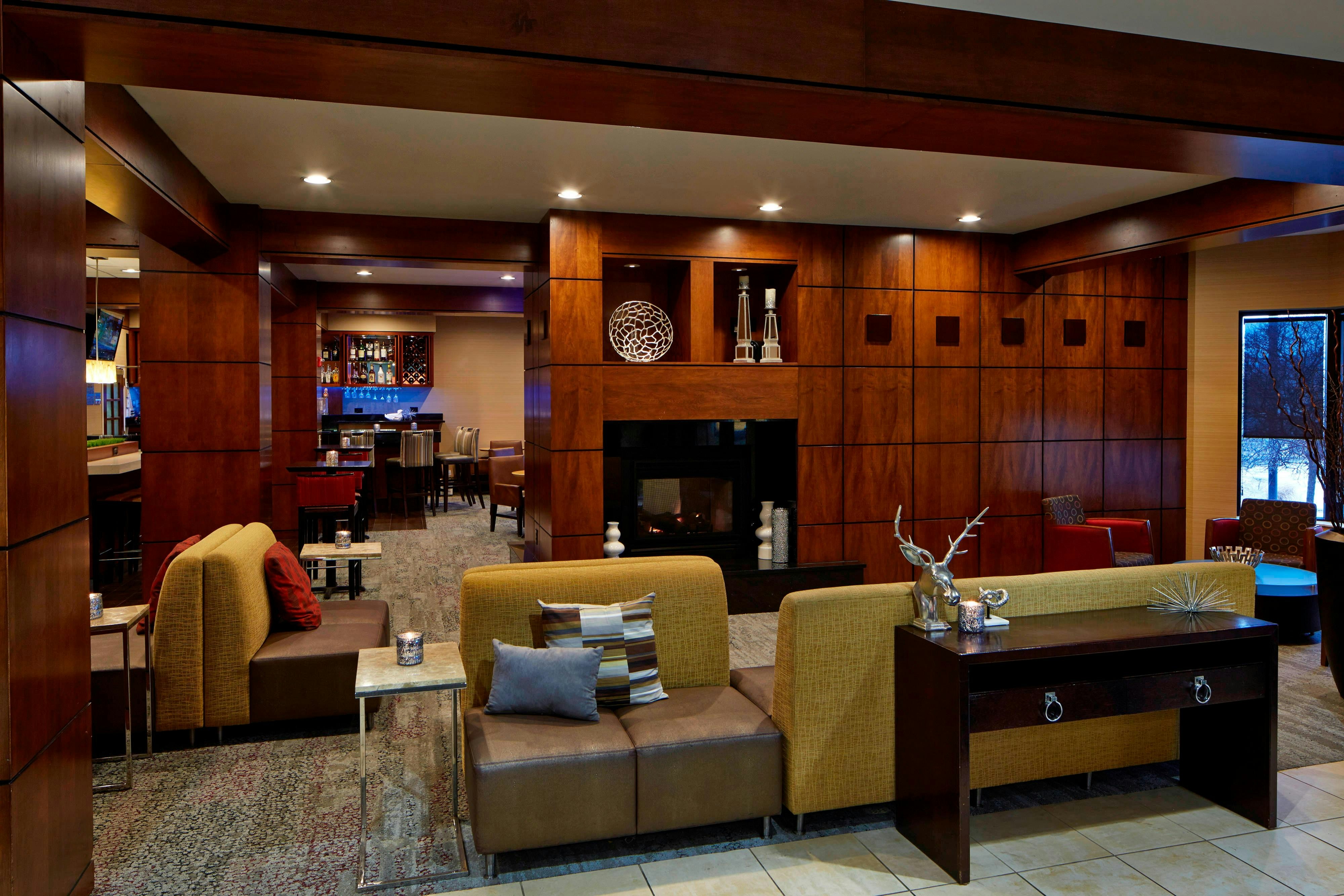 Courtyard By Marriott Bloomington By Mall Of America 22/38